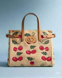 Picture of Valentino Handbags _SKUfw226715822fw